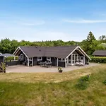 בית נופש Truels - 30km From The Sea By Interhome